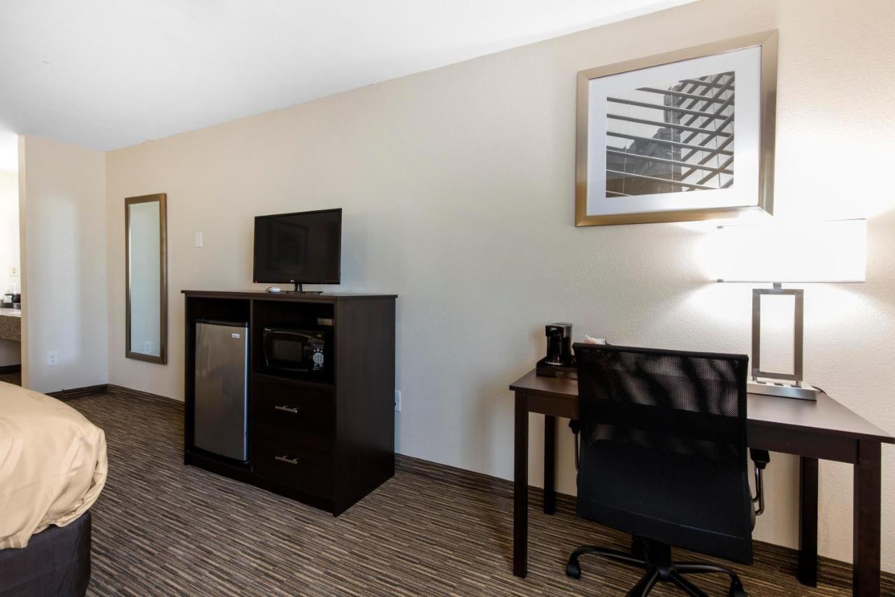 Quality Inn & Suites Metropolis I-24 Exteriér fotografie