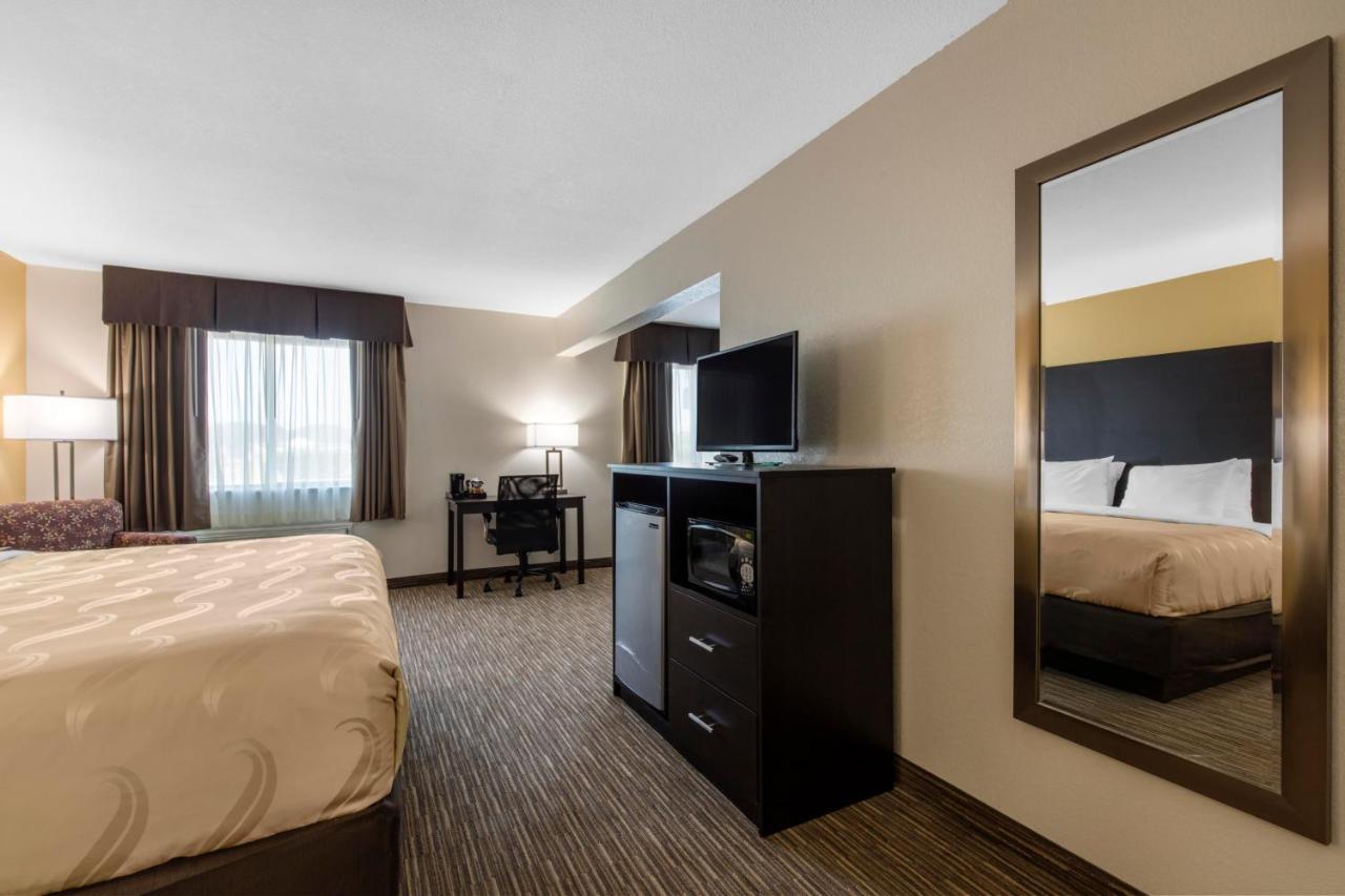 Quality Inn & Suites Metropolis I-24 Exteriér fotografie